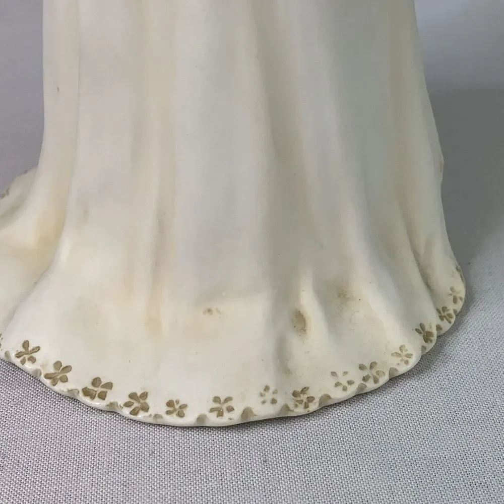 Homco Figurine Victorian‎ Woman 1468 Holding Flowers Wearing Hat 8.75 in Vintage